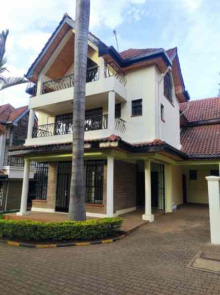 4 bedroom townhouse for rent in Lavington