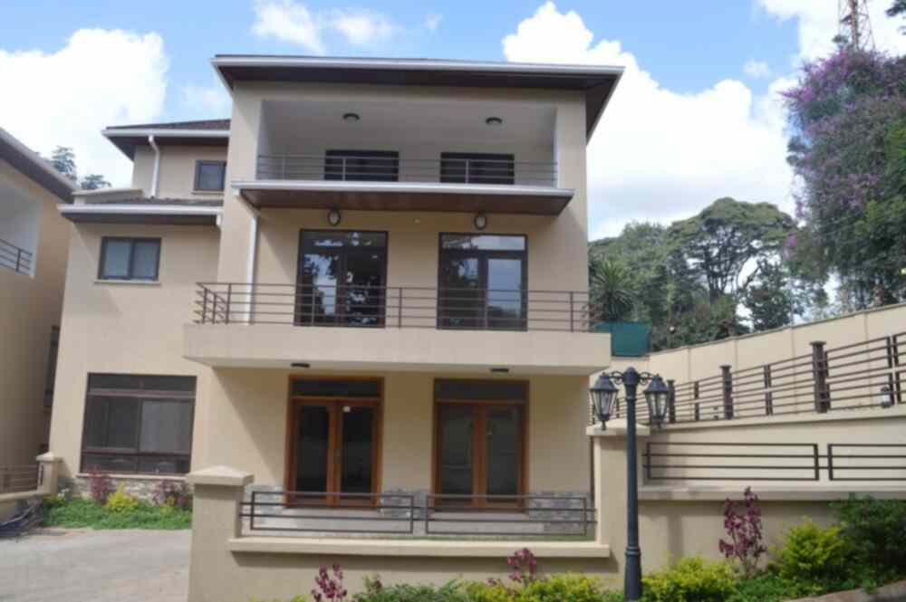 six bedroom townhouse for rent in Lavington