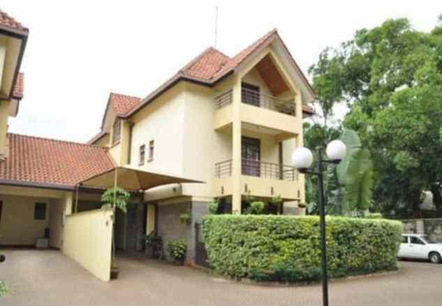 Town house for rent in Lavington