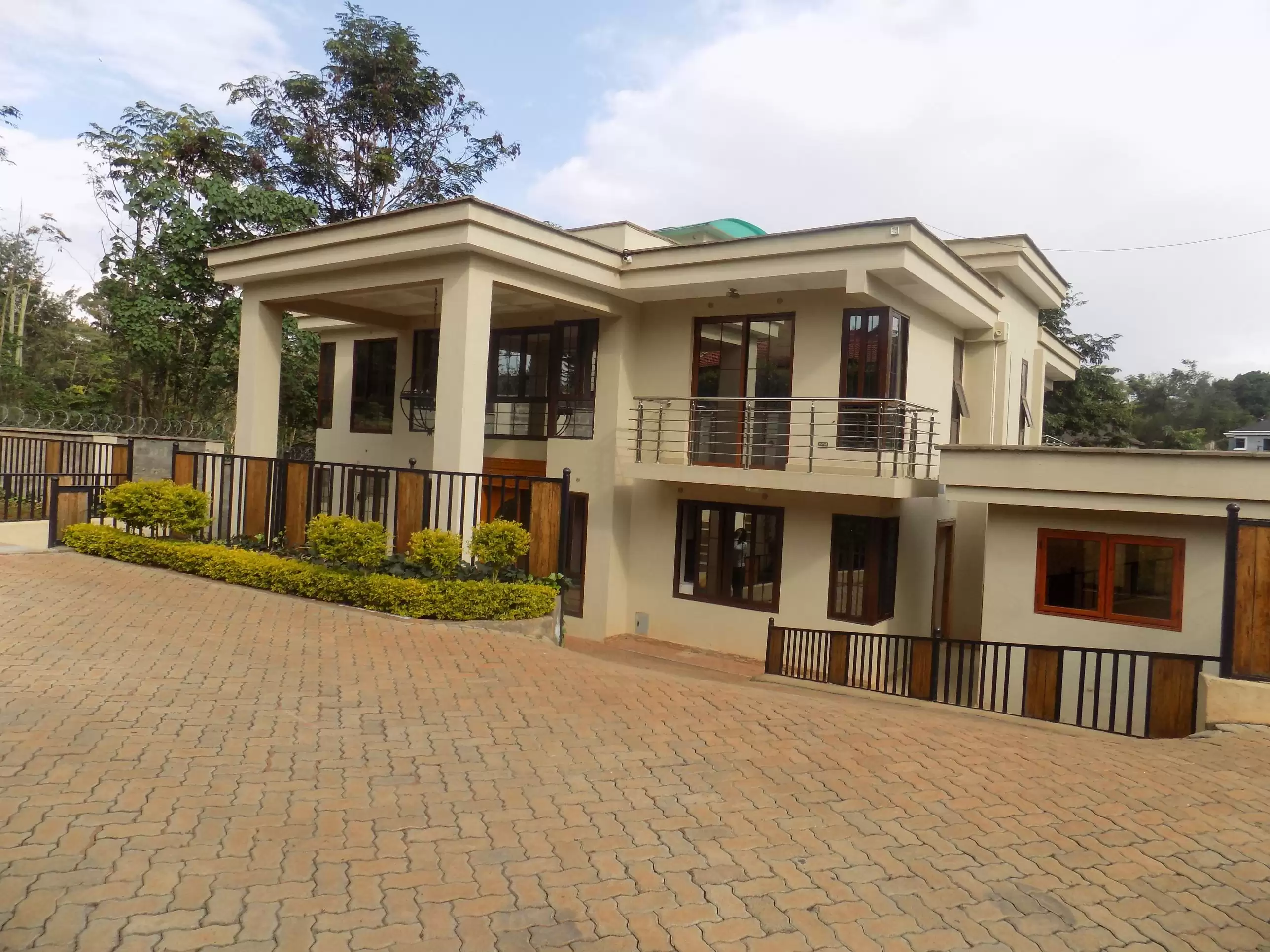 4 bedroom Townhouse for sale in Kitisuru Image