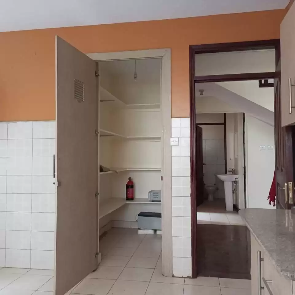 Town house for rent in Lavington Image