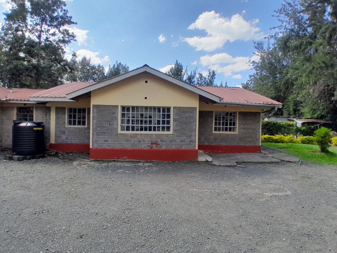 Very affordable 2 and 3 bedroom bungalows to let in karen
