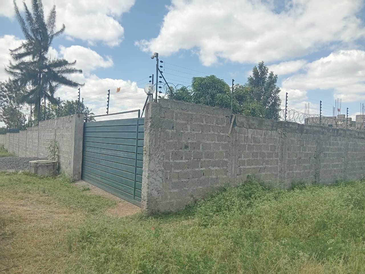 Very prime 1/4 an acre plot for sale in Kamakis
