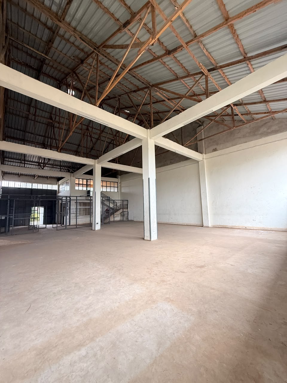 warehouse to let in gitaru, kikuyu