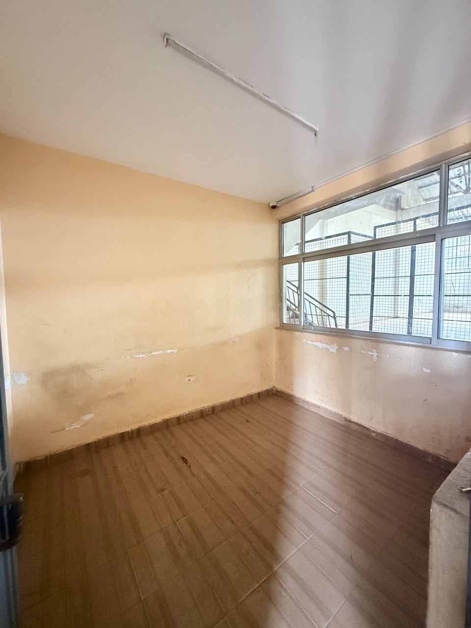 warehouse to let in gitaru, kikuyu Image