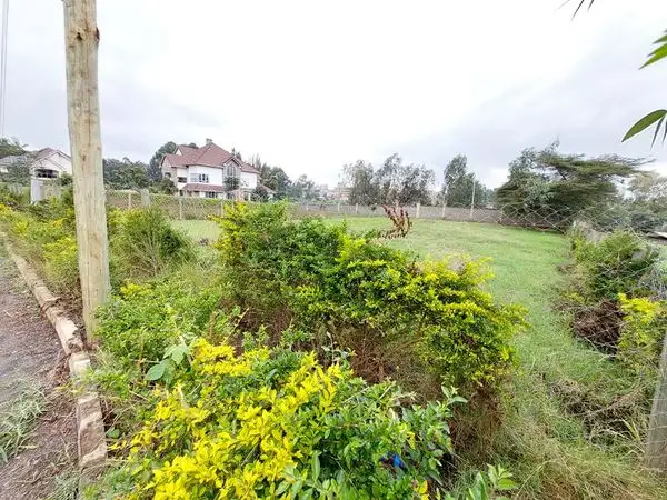 A quater an acre plot for sale in Hardrock estate Kenyatta road. Image