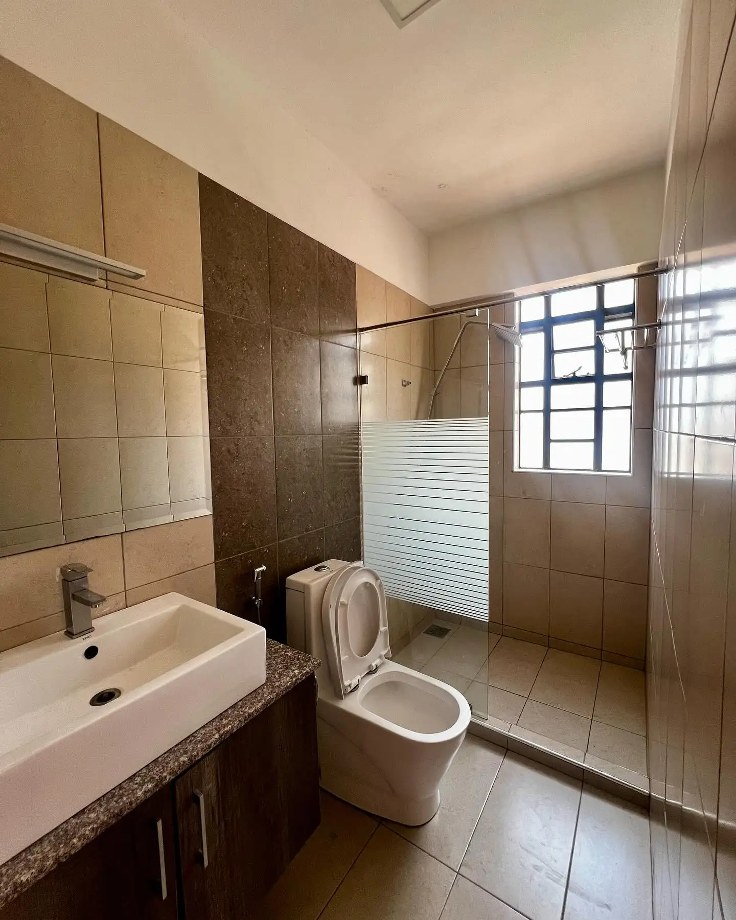 3 bedroom apartment to let in kilimani  Image