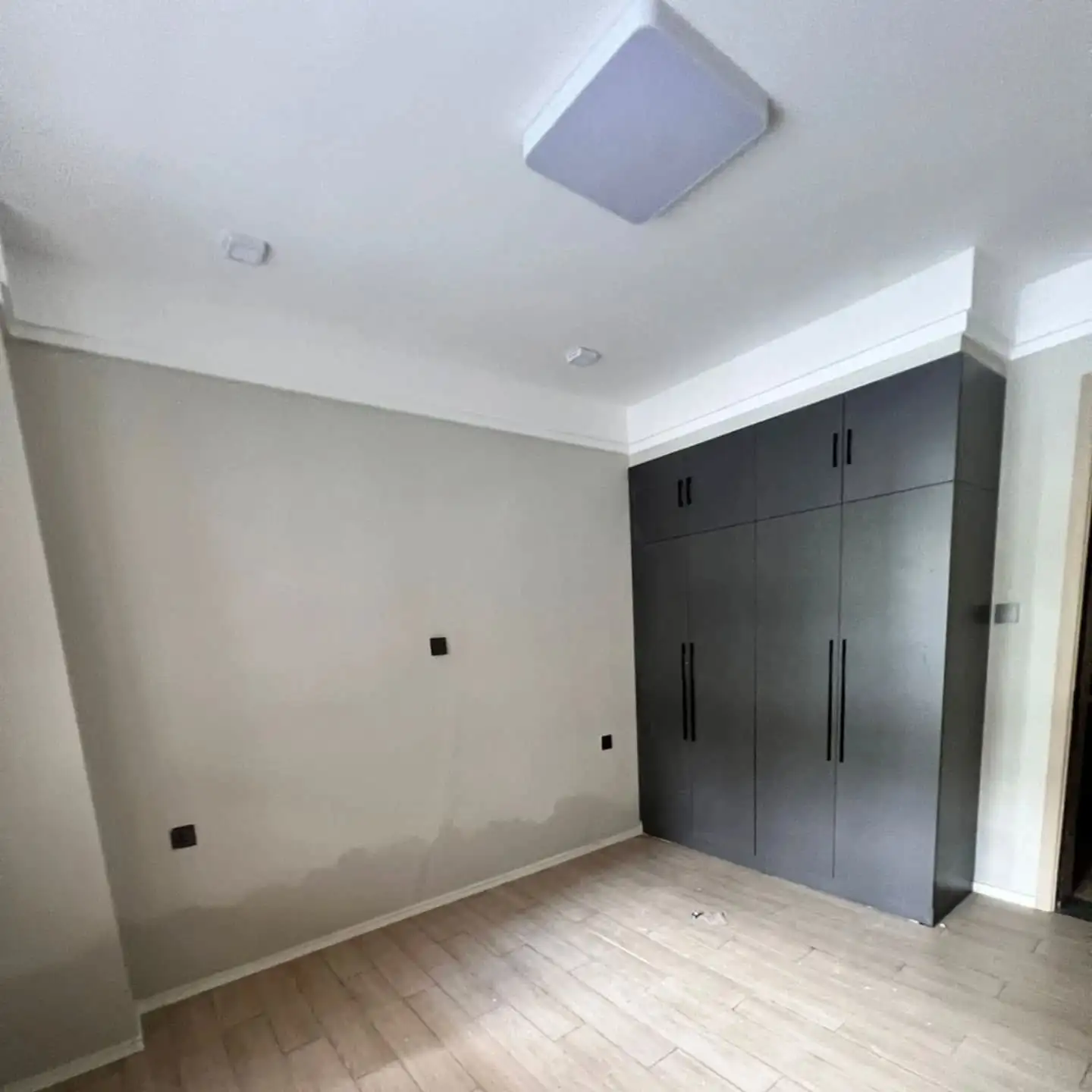 Spacious, Modern one bedroom apartment to let in Lavington. Image
