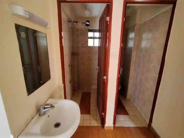 spacious 2 bedroom apartment to let in langata Image