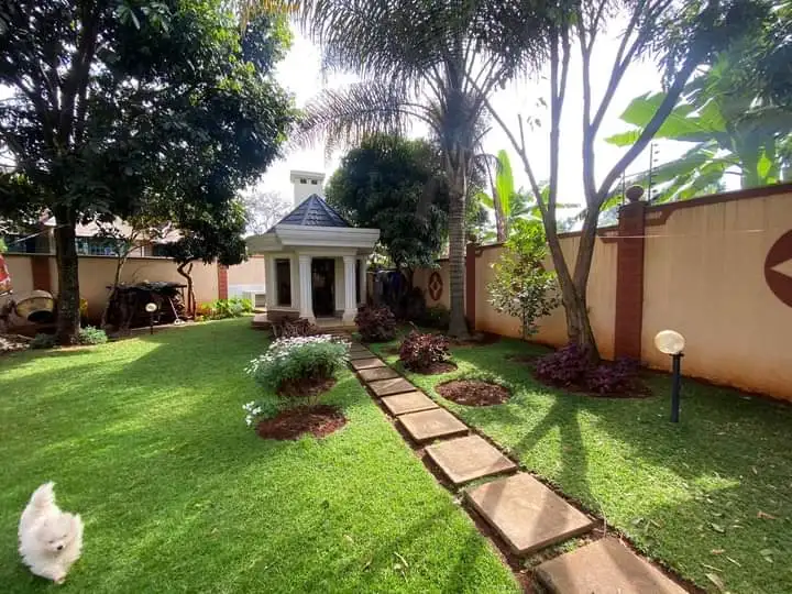 5 Bedroom Maisonnette For Sale in Runda Image