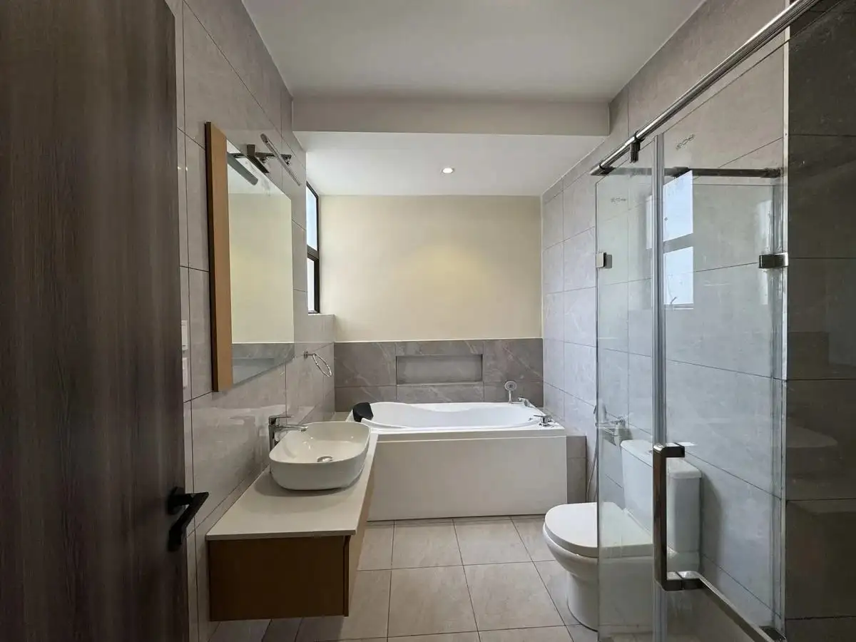 Spacious 3 Bedroom Apartment With DSQ For Rent In Kileleshwa. Image