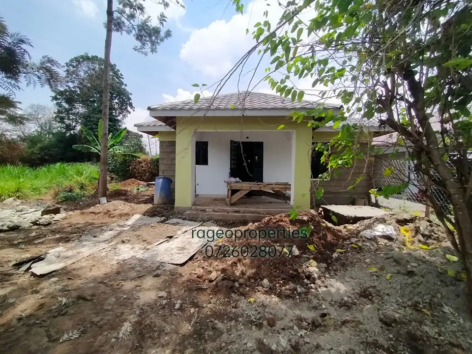 Spacious 2 bedroom cottage /bungalow, to let in Karen Image