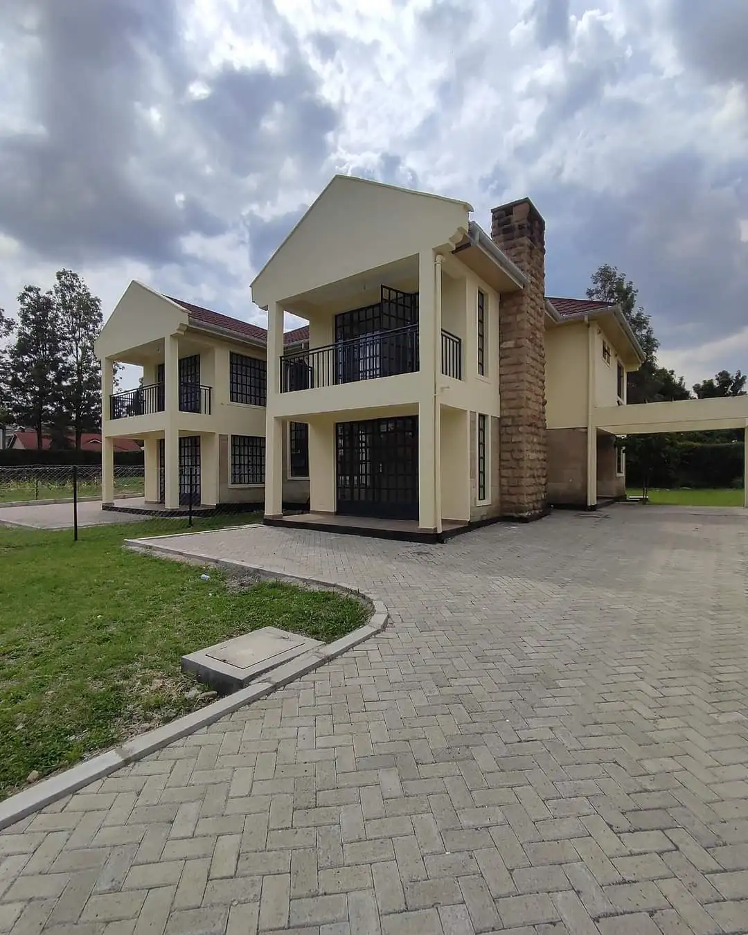 4 bedroom maisonette plus dsq for sale in Nkoroi, Rongai Image