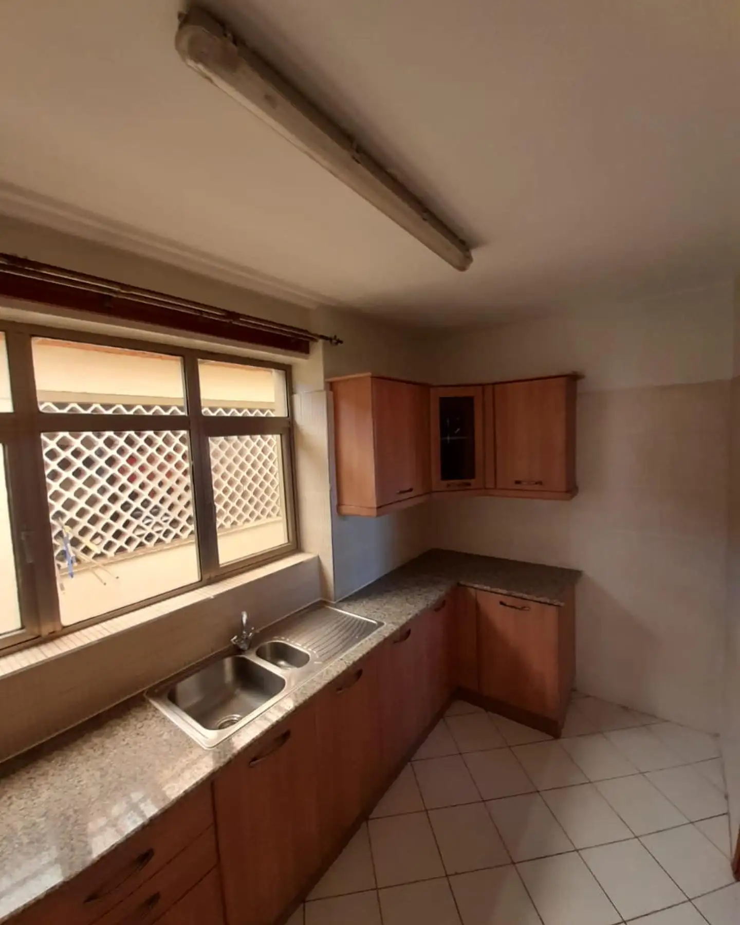 Lovely one bedroom apartment to let near the Juction Mall. Image