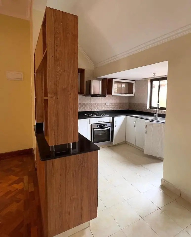  3 bedroom penthouse plus sq to let lavington Image