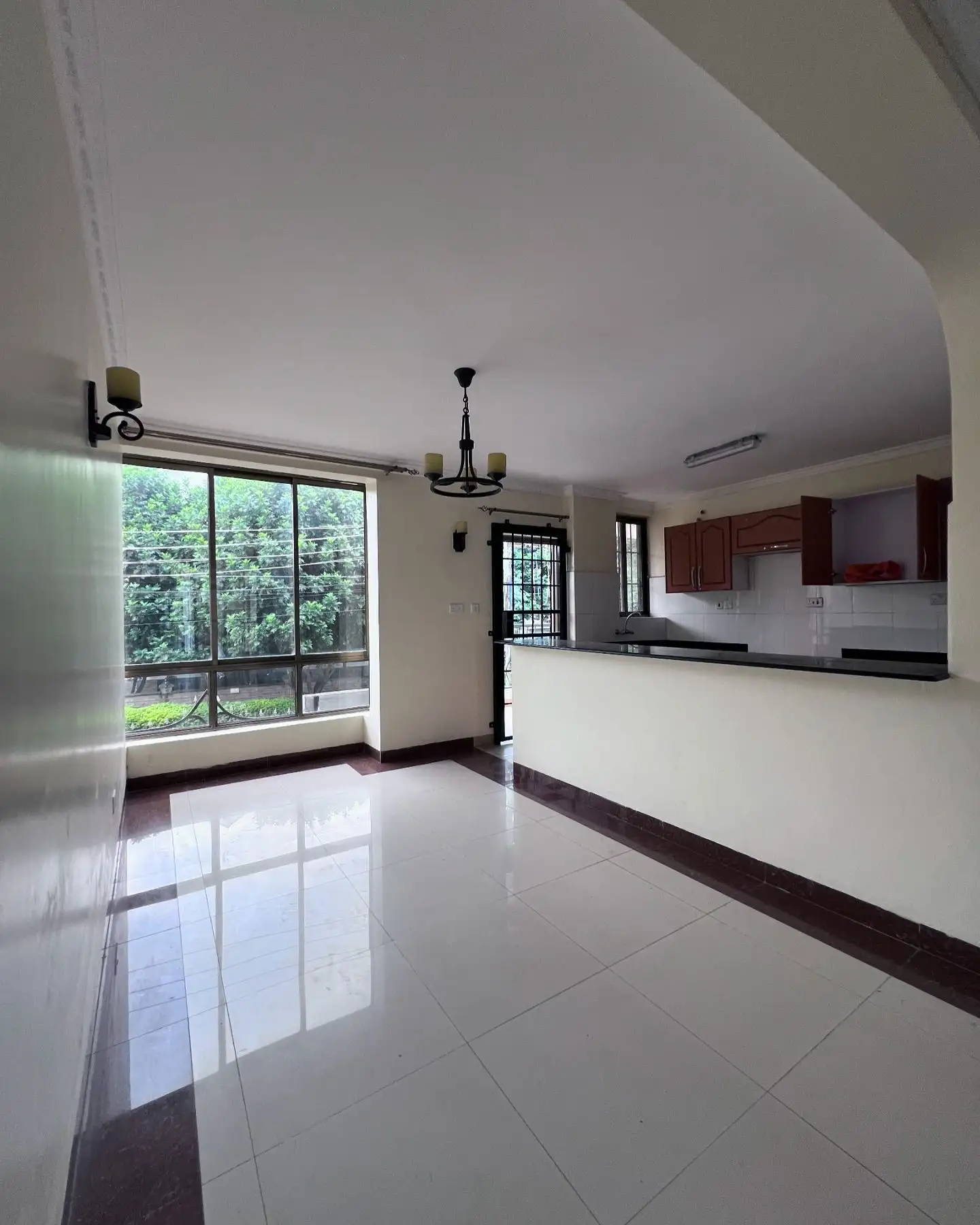 3 bedroom apartment plus dsq to let in Lavington Image