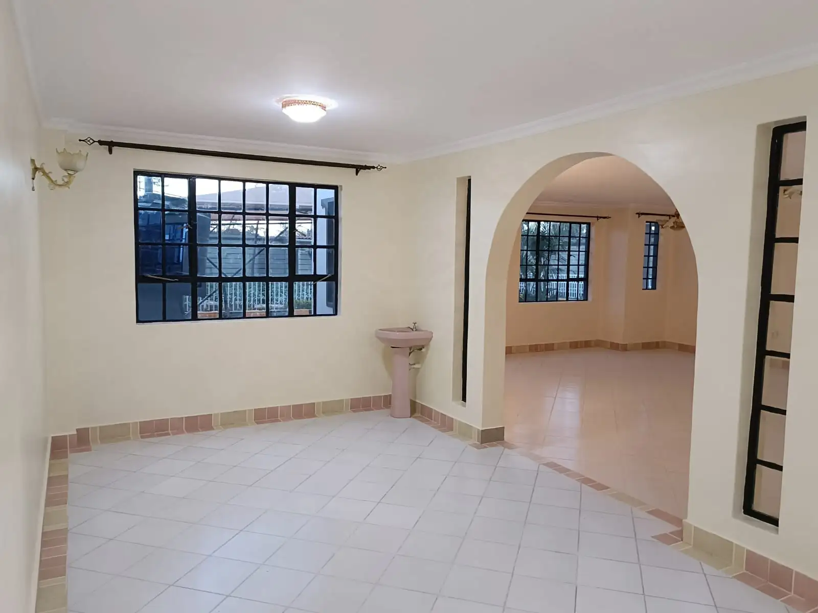 6 bedroom maisonette for sale in Kitengela Image