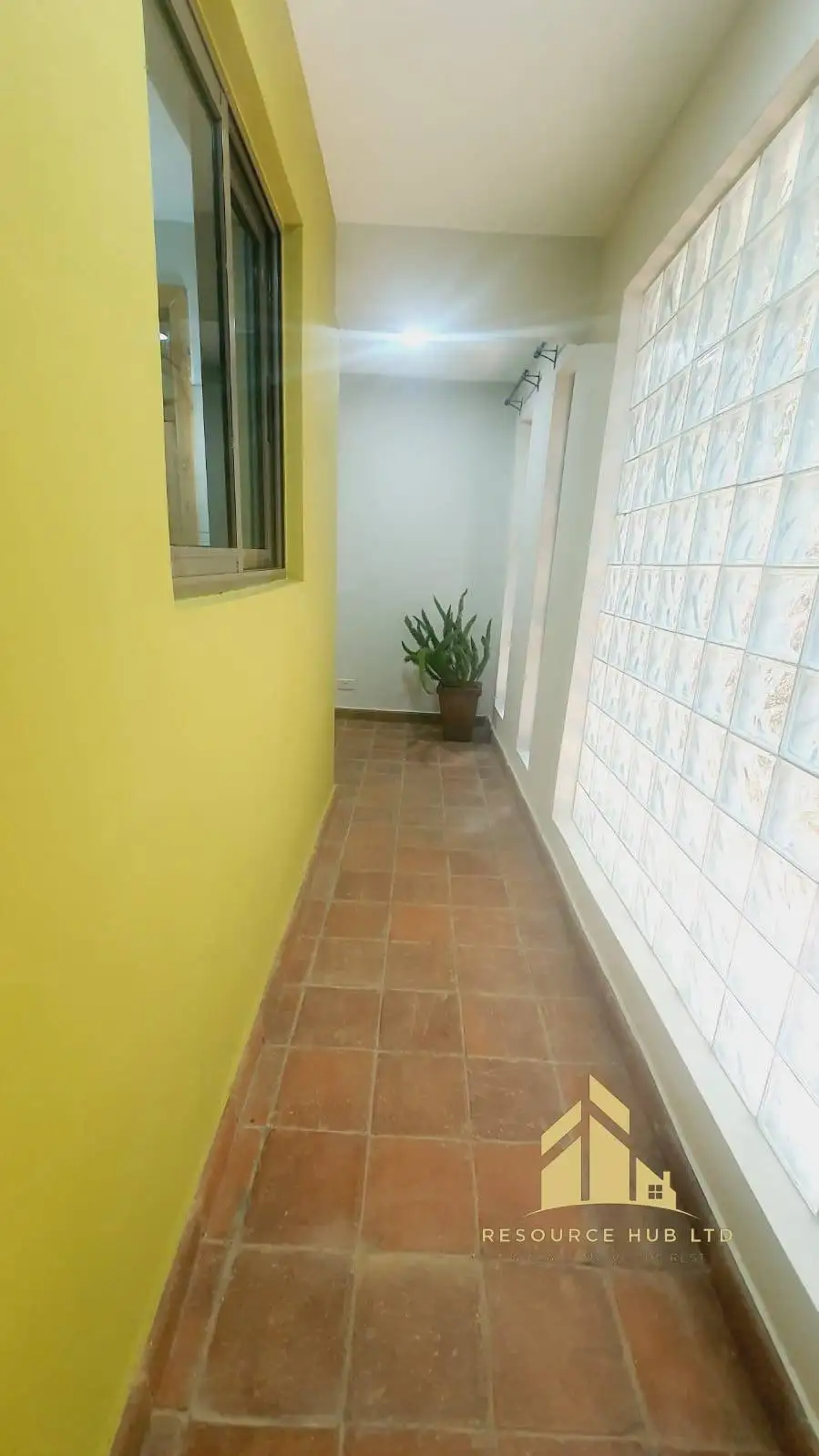 3 bedroom townhouse to let in Spring valley Image