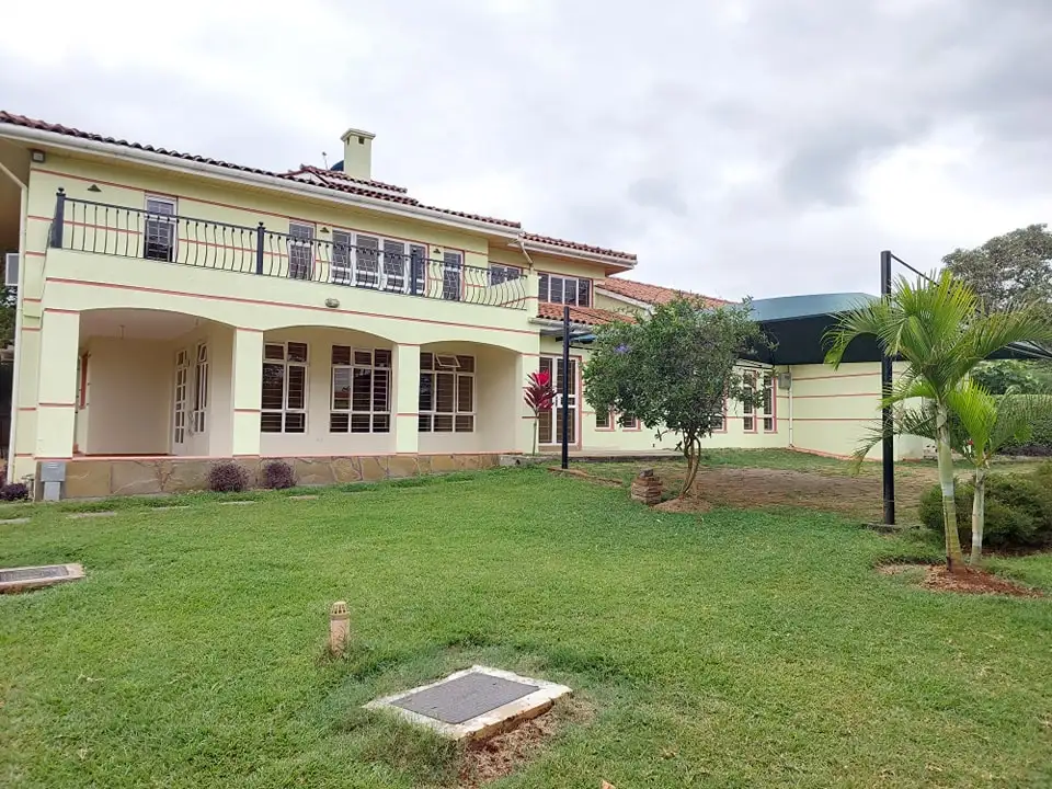 Spacious 5 bedroom mansion to let in Runda. Image