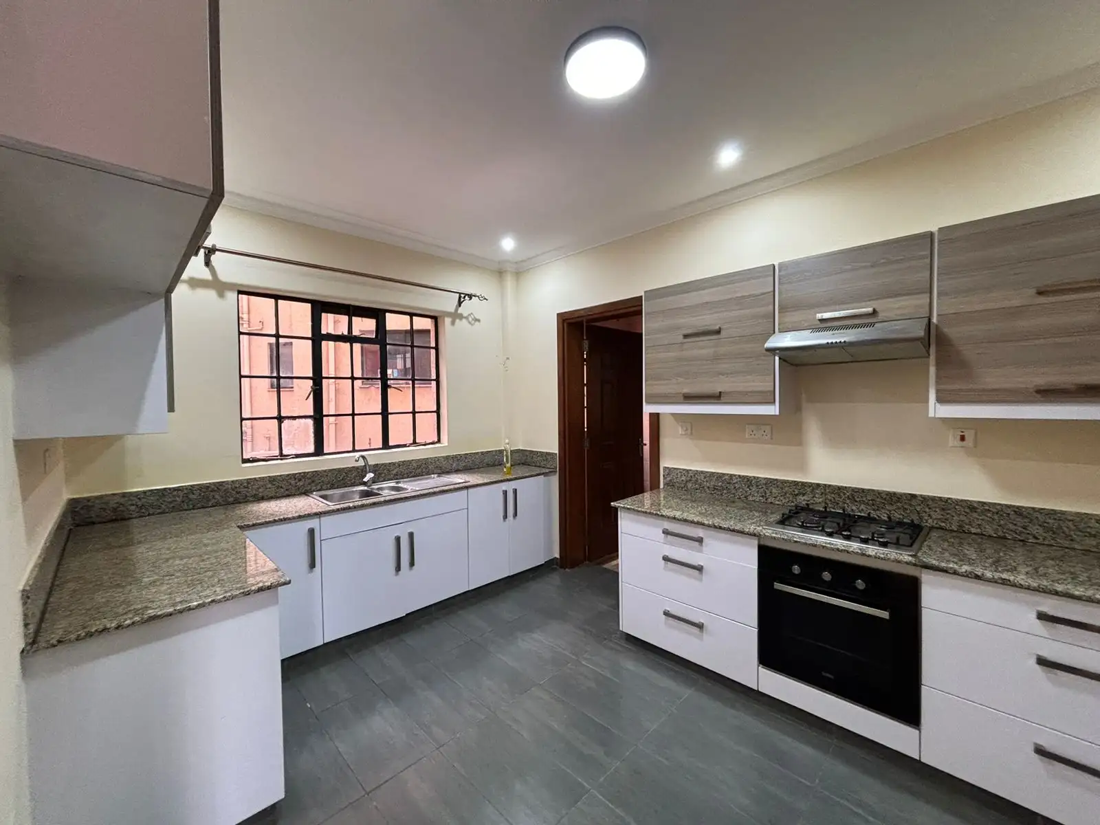 2 Bedroom Plus DSQ Apartment for Rent in Westlands Image