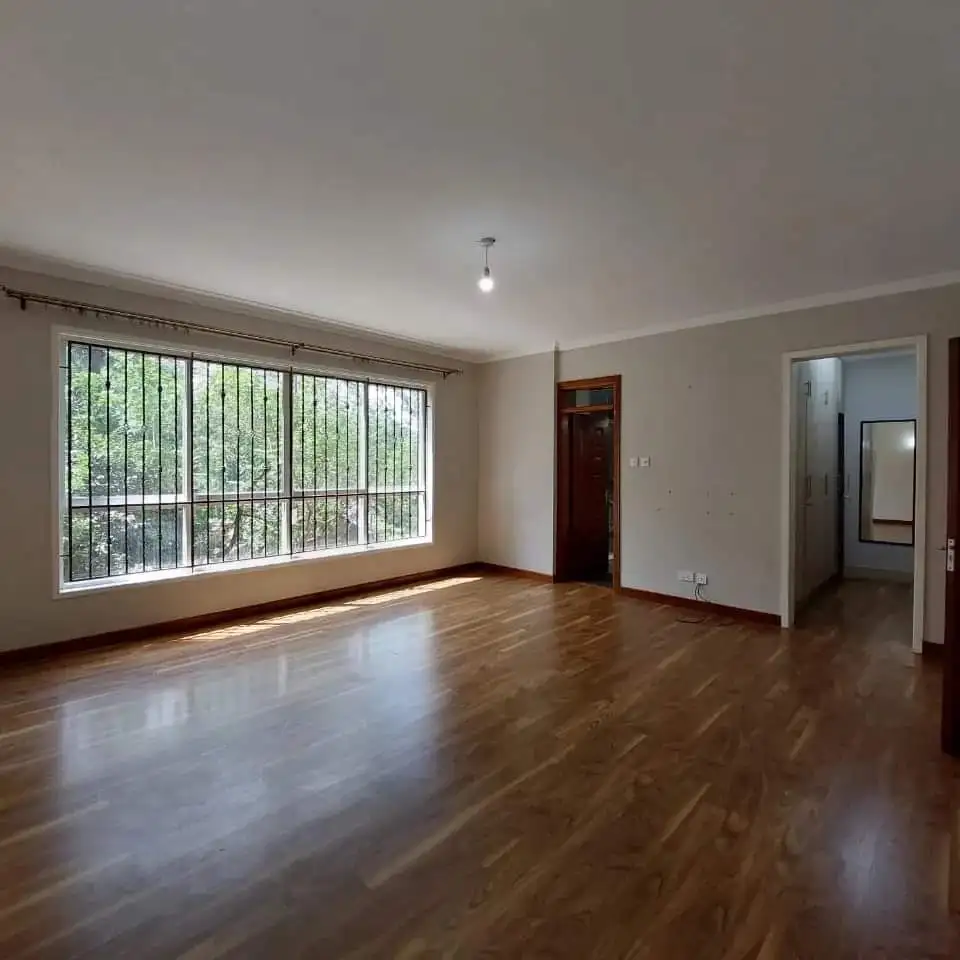 3 bedroom apartment with SQ to let in Riverside drive Image