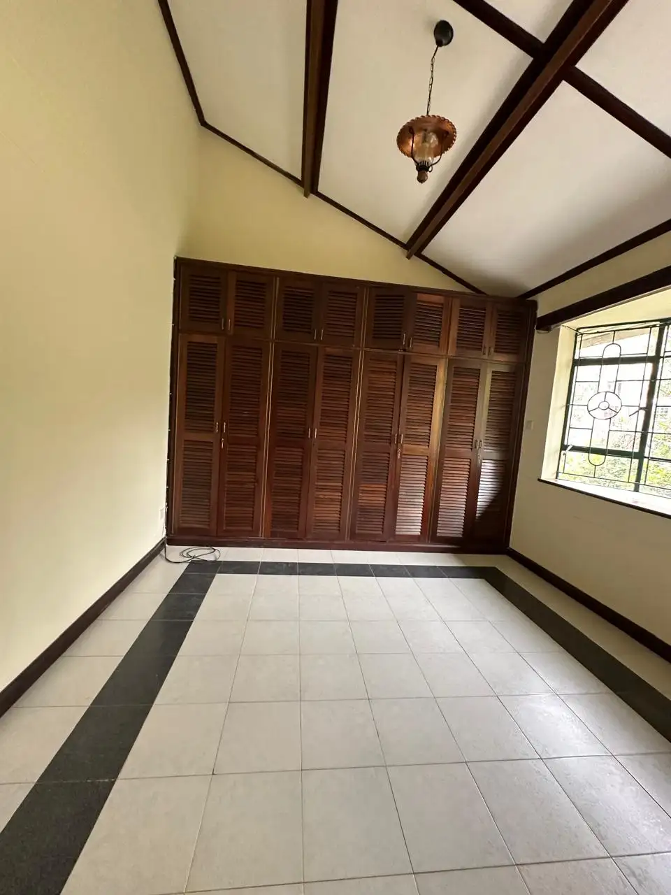 4 bedroom maisonette to let in Westlands Image