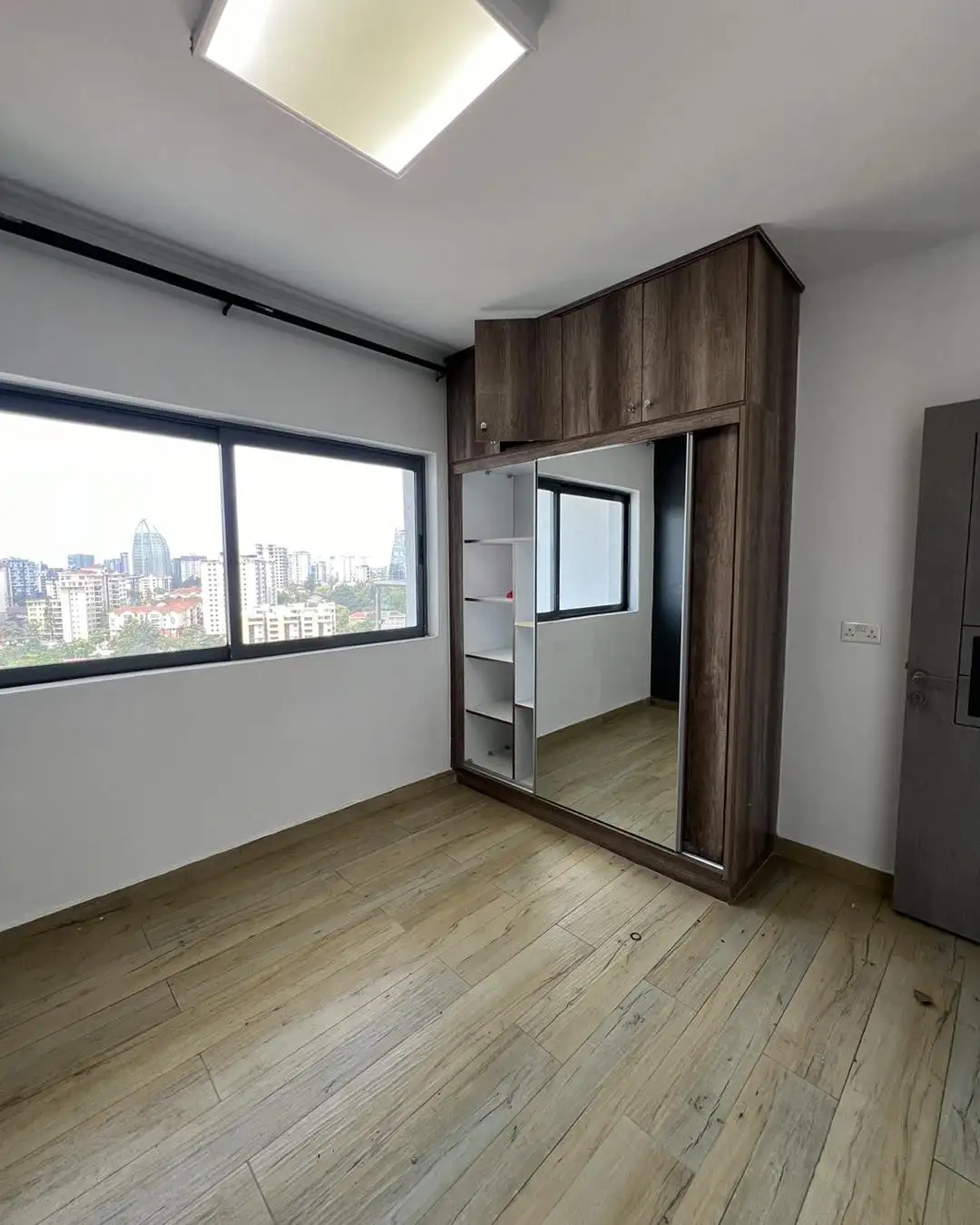 Spacious modern 1 bedroom apartment to let in KILELESHWA Image