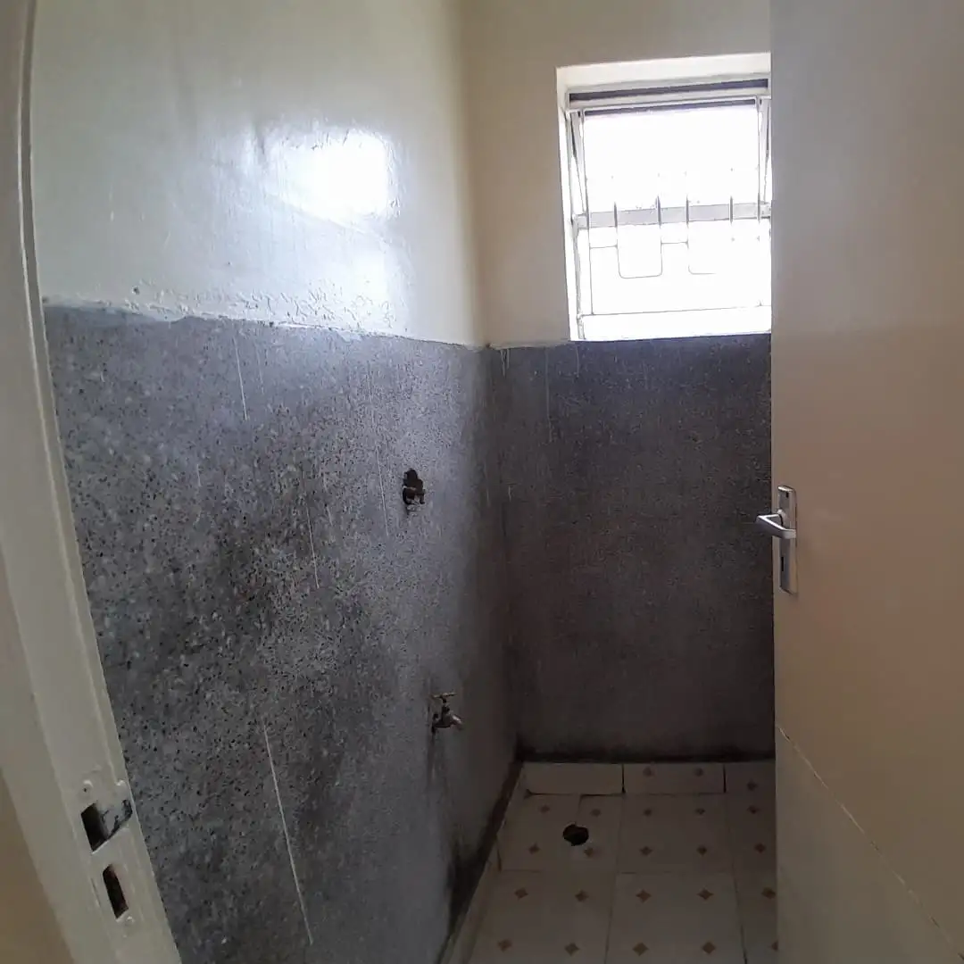 Spacious 1 bedroom apartment to let in Upperhill Image