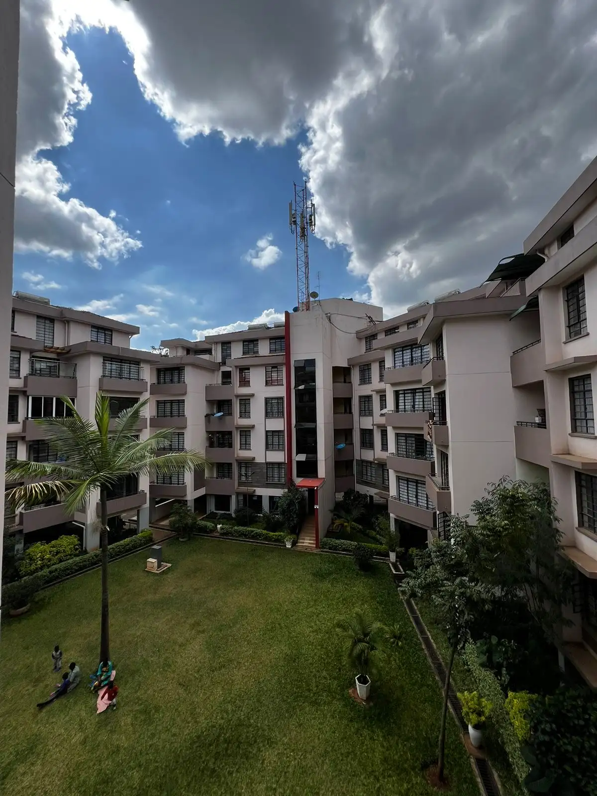 3 Bedroom Apartment Plus DSQ to Let in Lavington Image