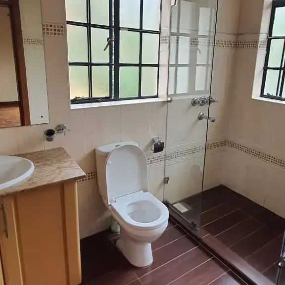 4 bedroom townhouse to let in Lavington Image