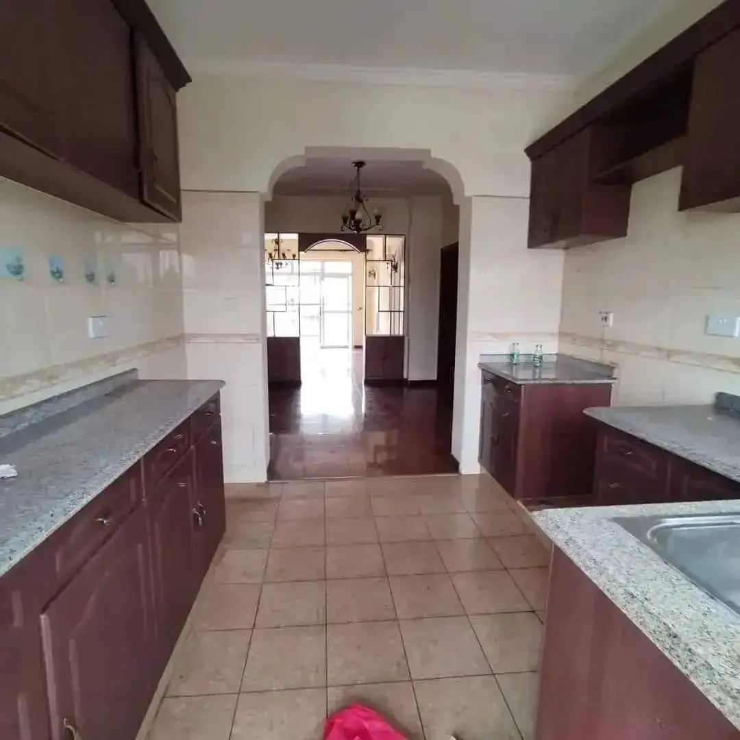 spacious 3 bedroom apartment to let in Lavington Image