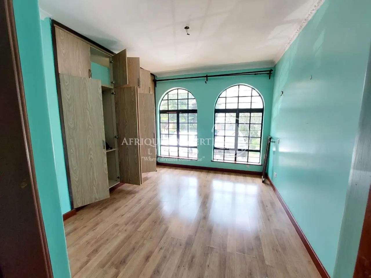 𝐄𝐱𝐪𝐮𝐢𝐬𝐢𝐭𝐞 𝟒-𝐁𝐞𝐝𝐫𝐨𝐨𝐦 𝐄𝐧𝐬𝐮𝐢𝐭𝐞 Maisonette 𝐟𝐨𝐫 𝐒𝐚𝐥𝐞 𝐀𝐥𝐨𝐧𝐠 𝐊𝐢𝐚𝐦𝐛𝐮 𝐑𝐨𝐚𝐝 Image