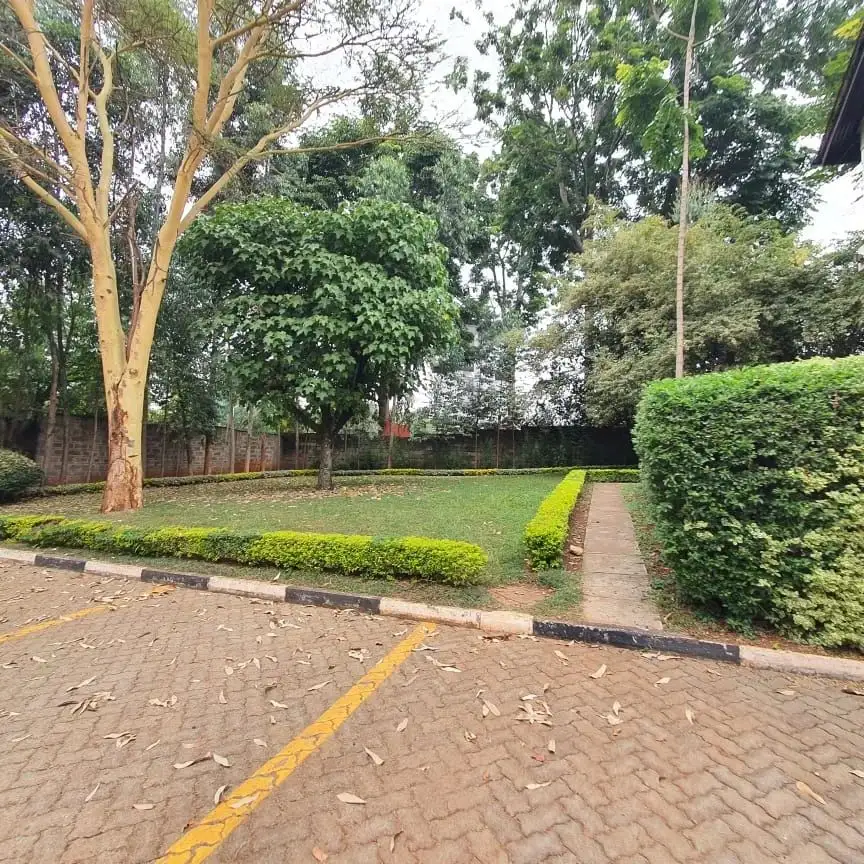 6 bedroom maisonette to let in Lavington. Image