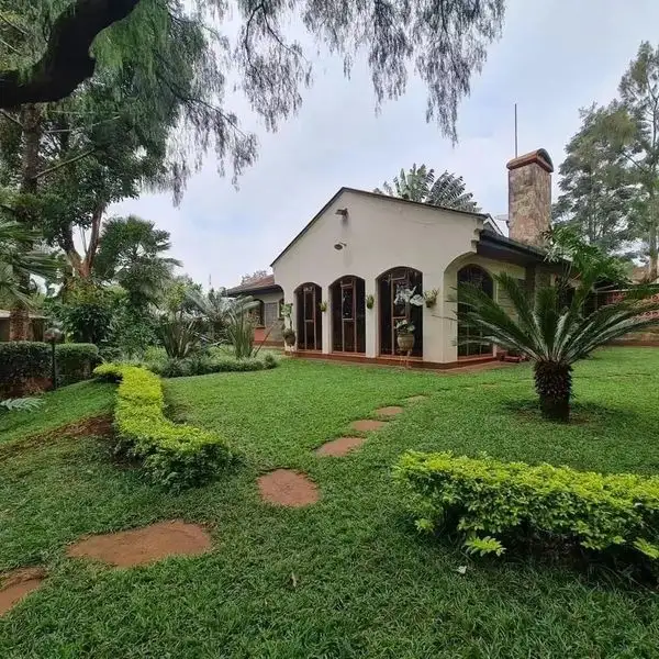 Charming 4 Bedroom Bungalow plus Guestwing For Rent In New Kitisuru Image