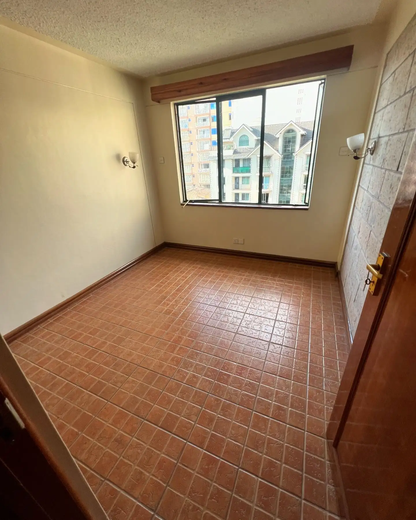 LOVELY TWO BEDROOM APARTMEMT TO LET IN KILIMANI Image