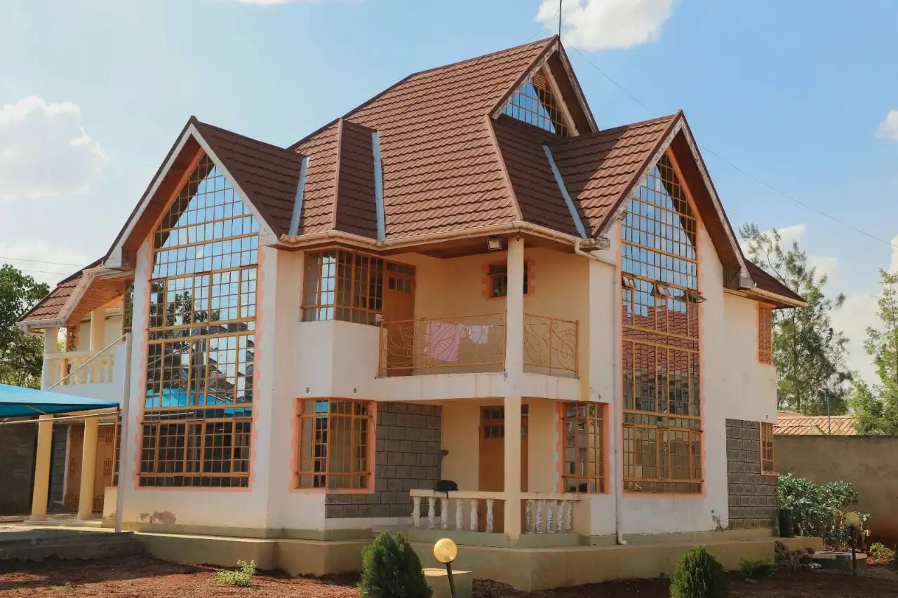 6 bedroom modern maisonette for sale in Utawala. Image