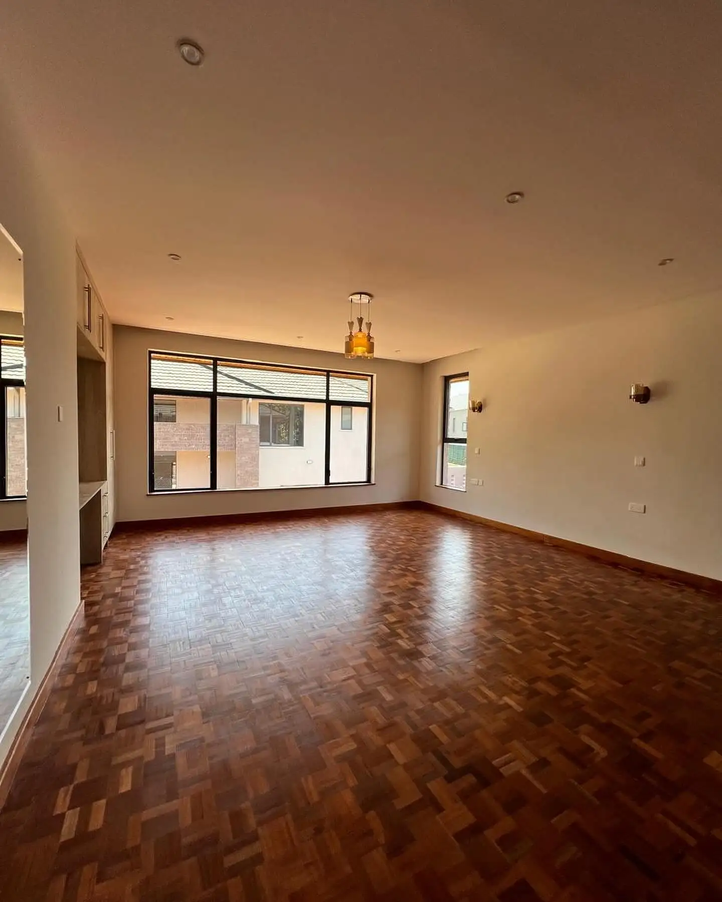 5 bedroom maisonette plus SQ for sale in Lavington Image