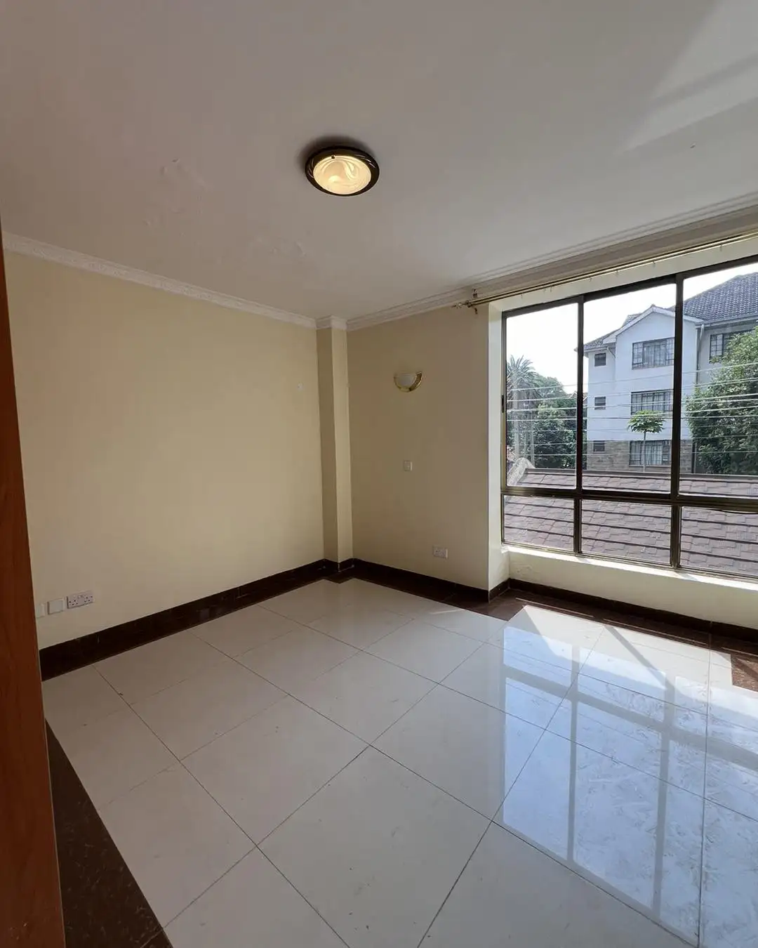 Spacious modern 3 bedroom plus dsq apartment to let in lavington Image