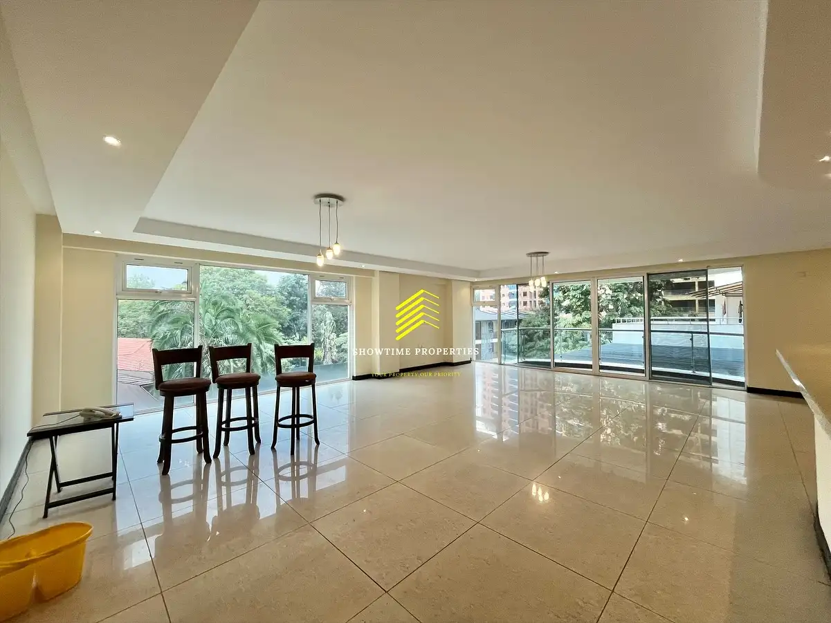 Modern and Elegant 3 bedroom apartment All en-suite + Dsq to let in Riverside Image