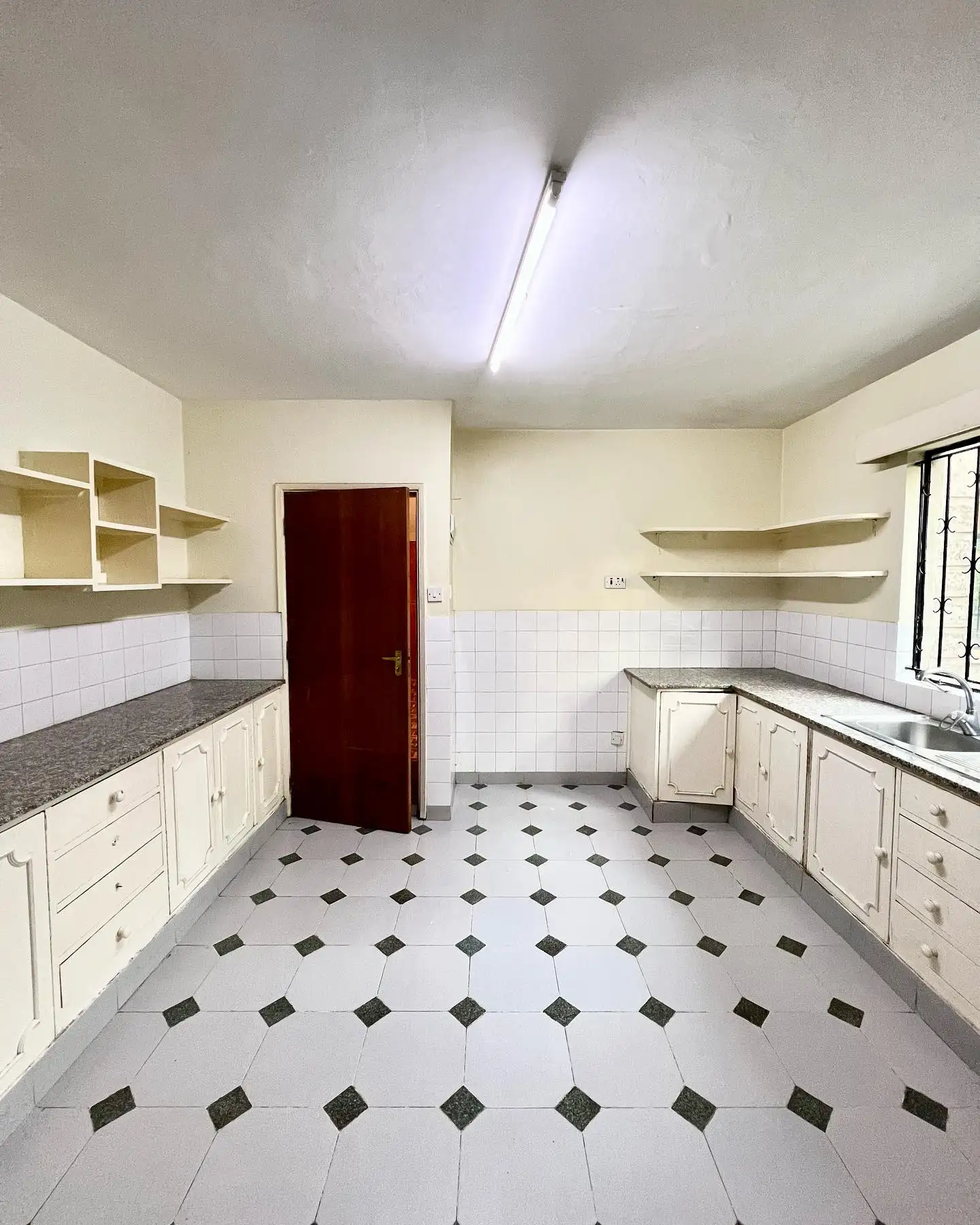 Homely & Spacious 3bedroom plus Dsq for Rent in Kileleshwa Image