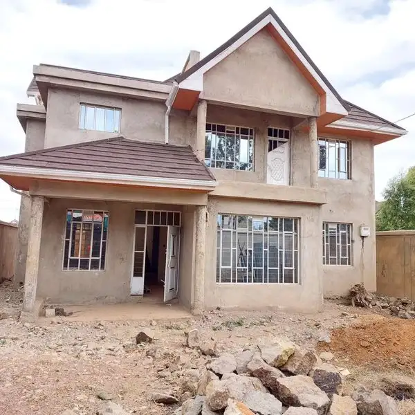 5 bedroom mansion for sale along Kenyatta road. Image