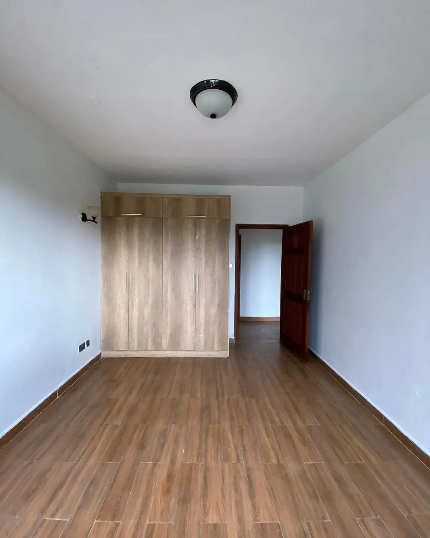 Spacious modern 3 bedroom plus dsq apartment let in Lavington Image