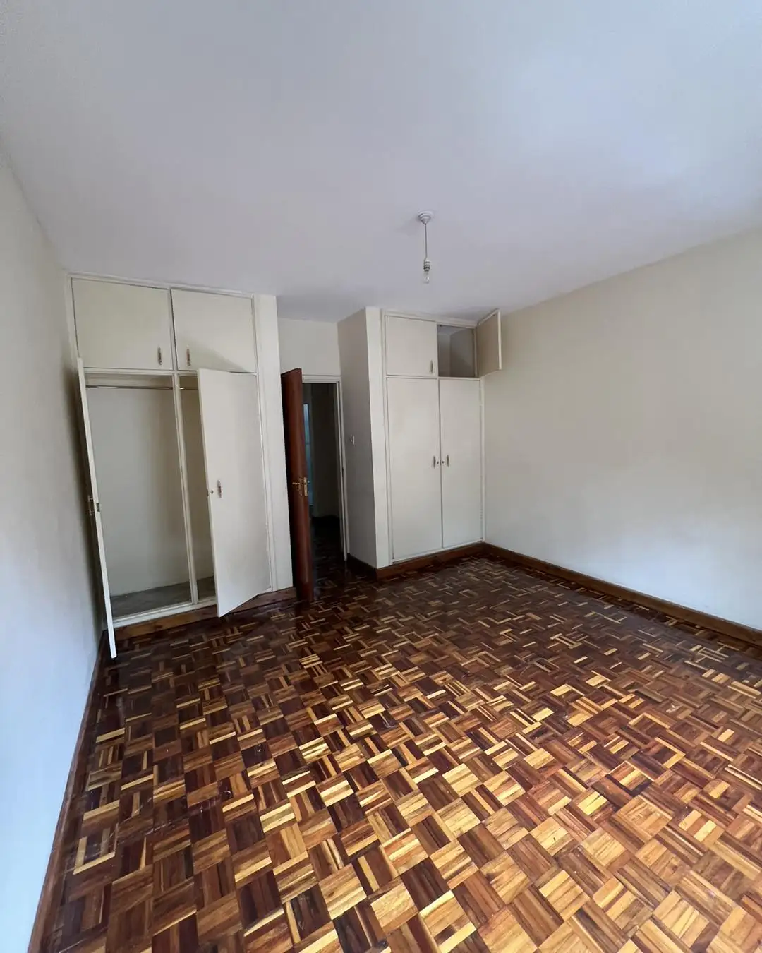 Spacious modern 3 bedroom apartment to let in lavington Image