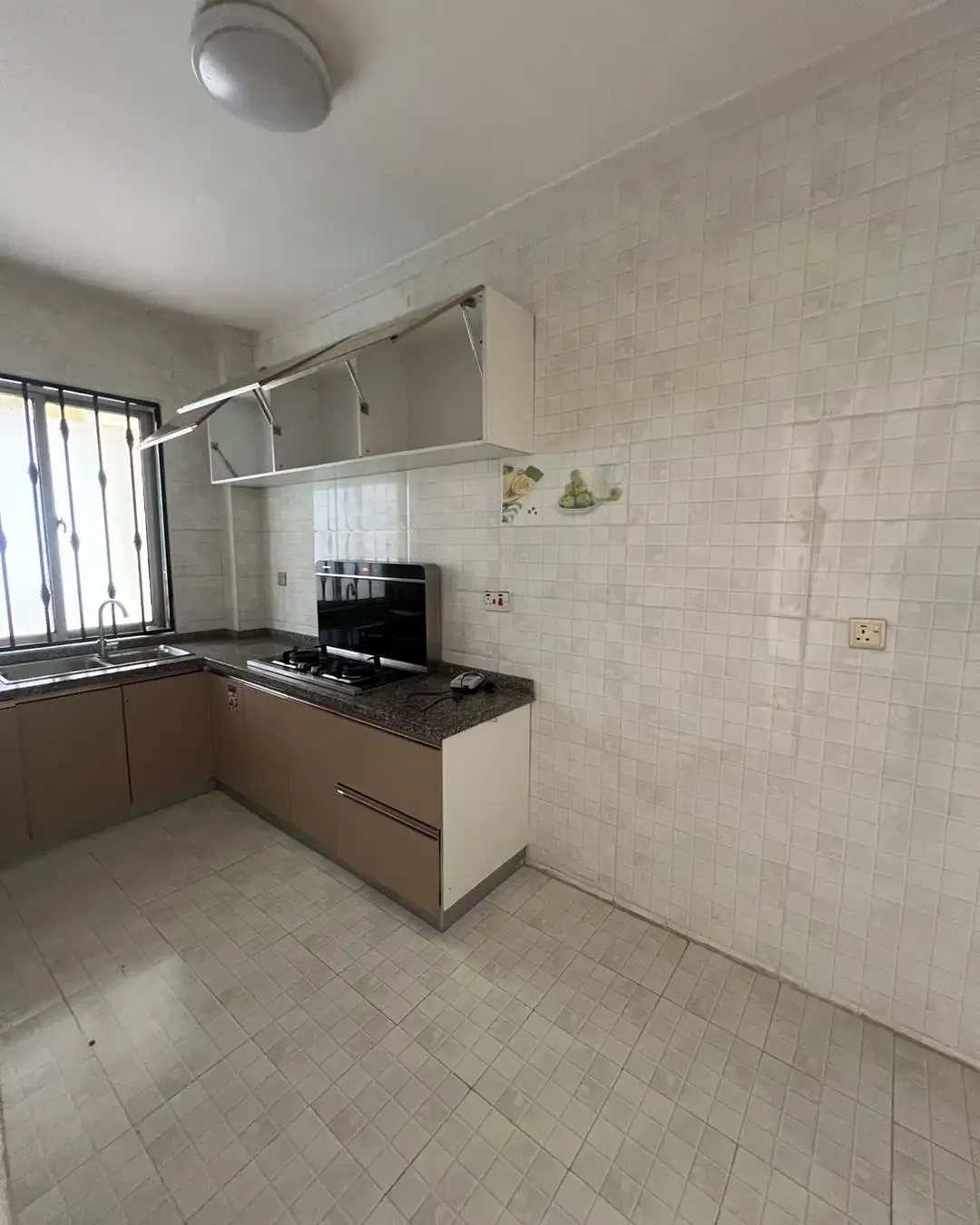 Spacious modern 1 bedroom apartment to let in KILELESHWA Image