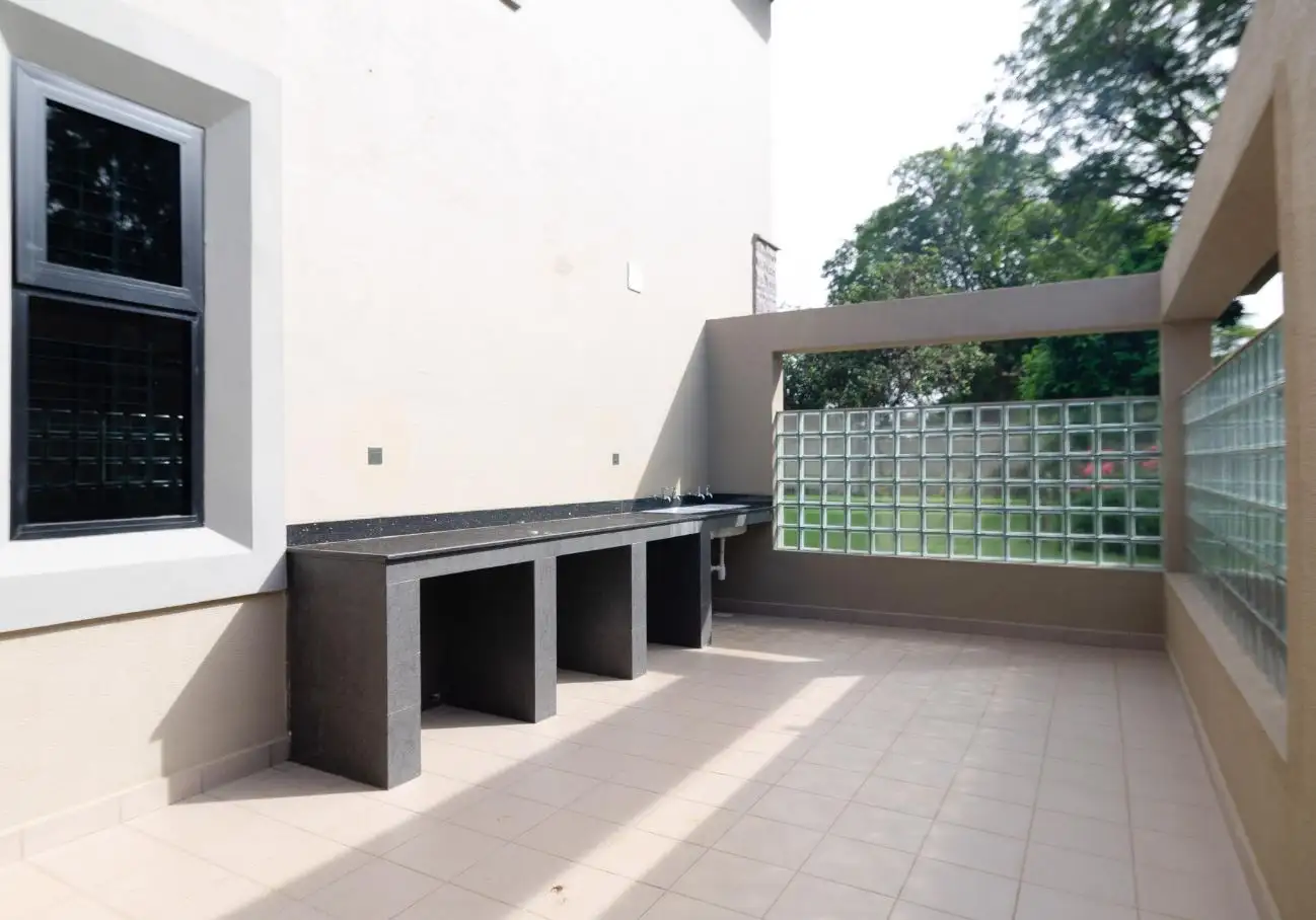 5 bedroom townhouse for sale in Old Muthaiga Image