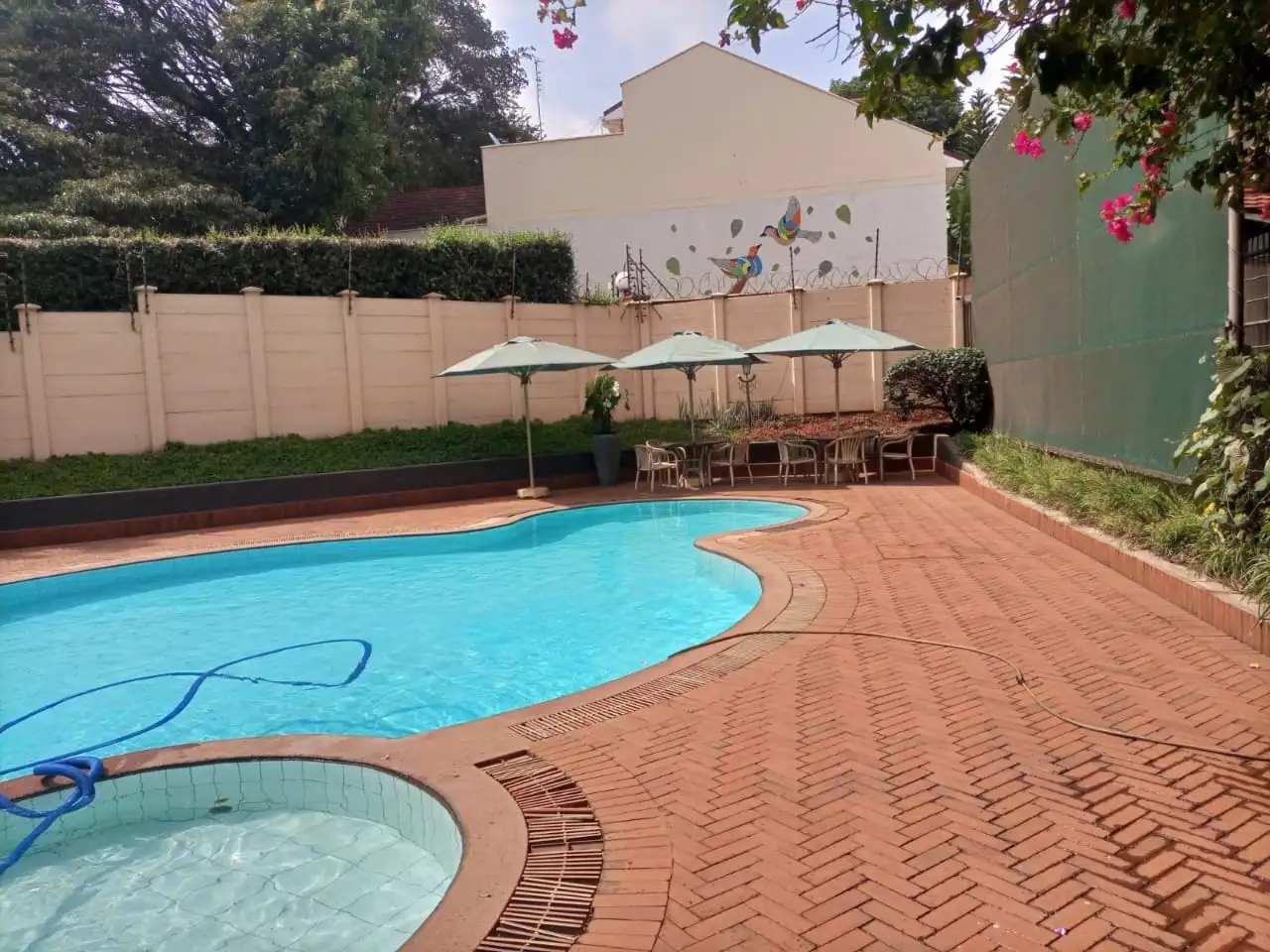 3 bedroom apartment to let in Lavington. Image