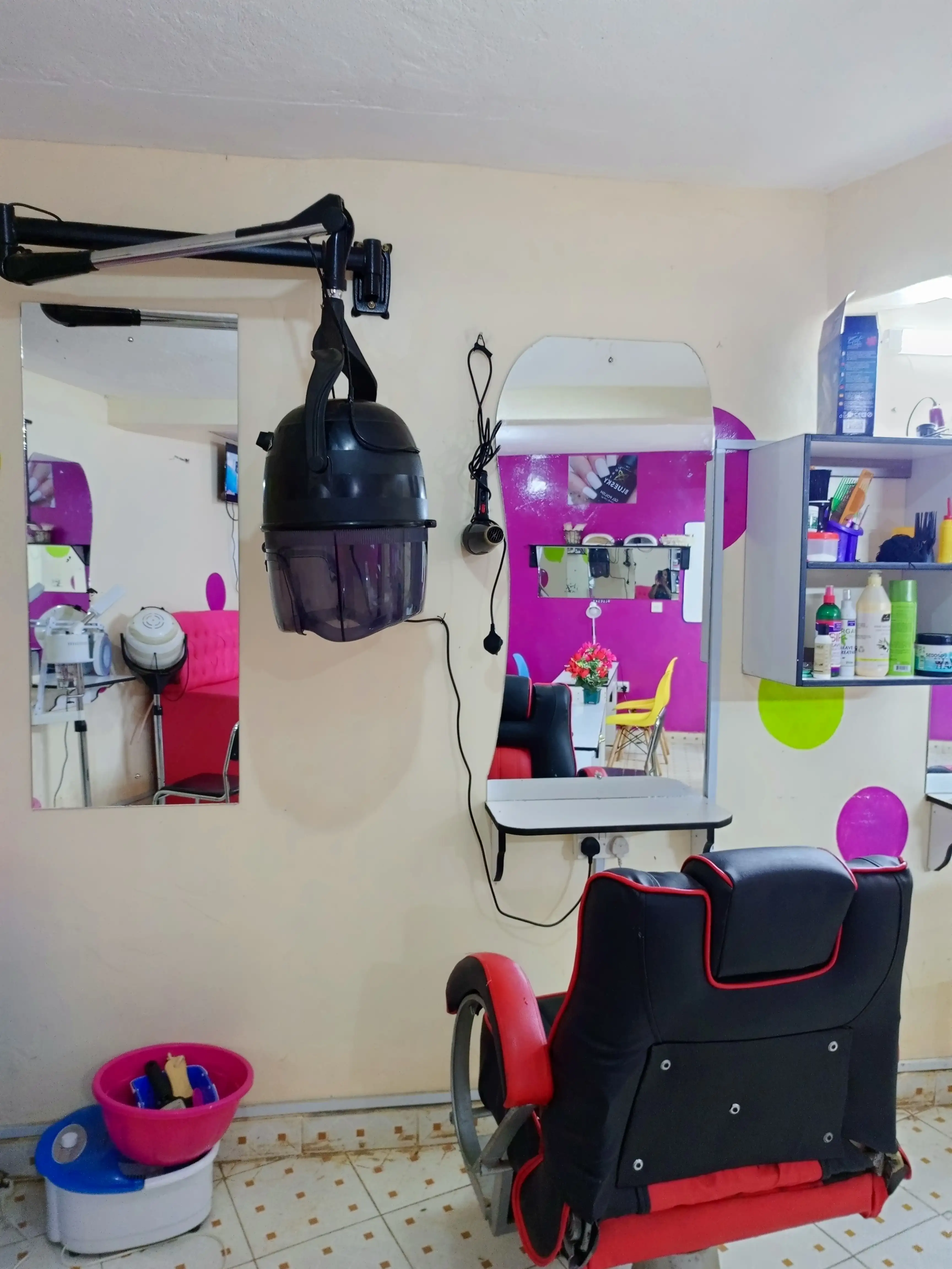 Spa/ Salon and Barber Shop Image