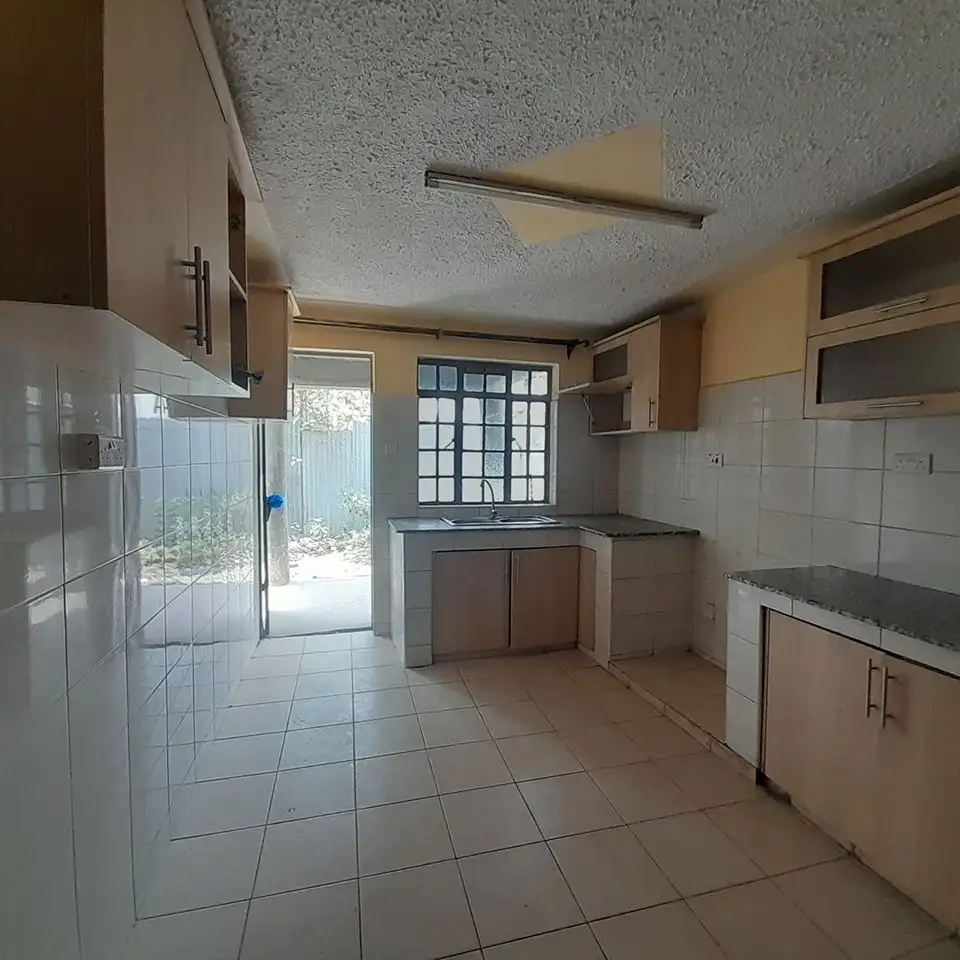 A gigantic and affordable 3 bedroom maisonette to let in Syokimau Image