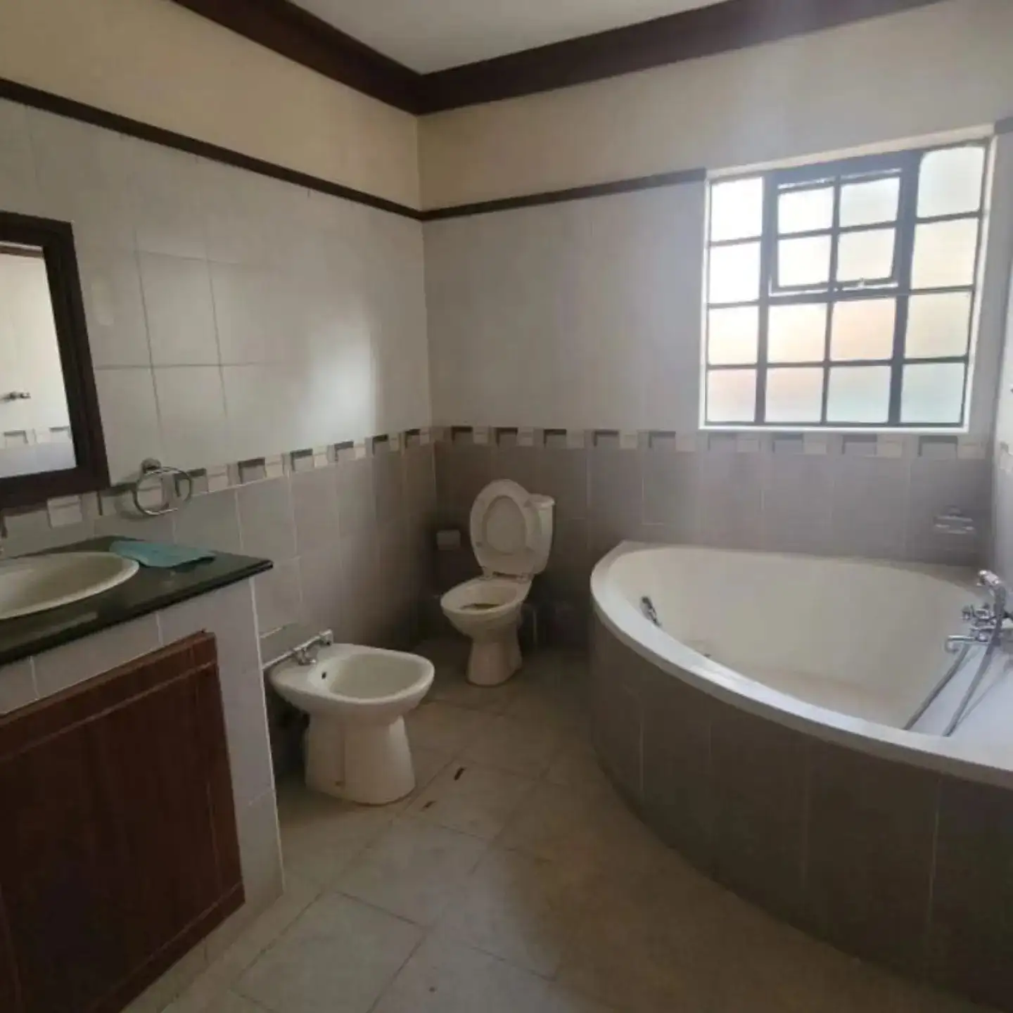 5 bedroom townhouse plus dsq to let in Kilimani Image