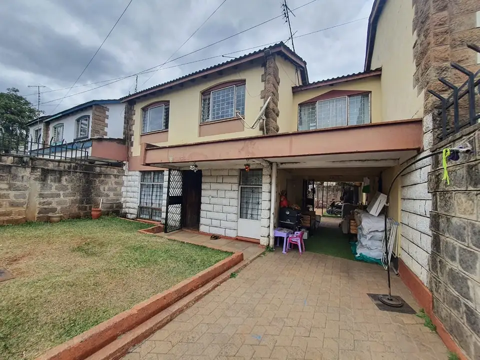 Lovely 3 bedroom maisonette plus for sale in Ngumo Estate. Image